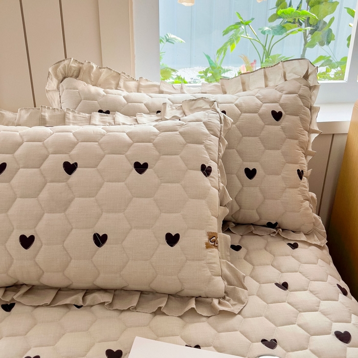 91家纺网 家纺一手货源 找家纺 情煊家纺 2025新款全棉印花小清新夹棉枕套 爱心