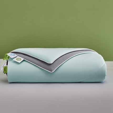 91家纺网 家纺一手货源 找家纺 （总）巴宝路 2025新款castor速吸速排安芯丝抗菌防螨低敏控敏凉感夏被-终版（配送包装）