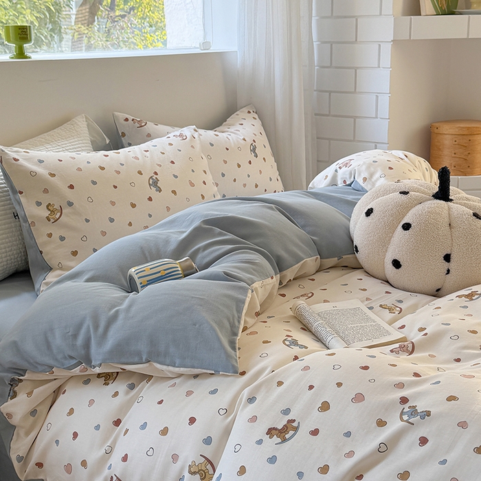 91家纺网 家纺一手货源 找家纺 2025新款全棉有氧双层纱四件套-卡通系列 梦幻木马