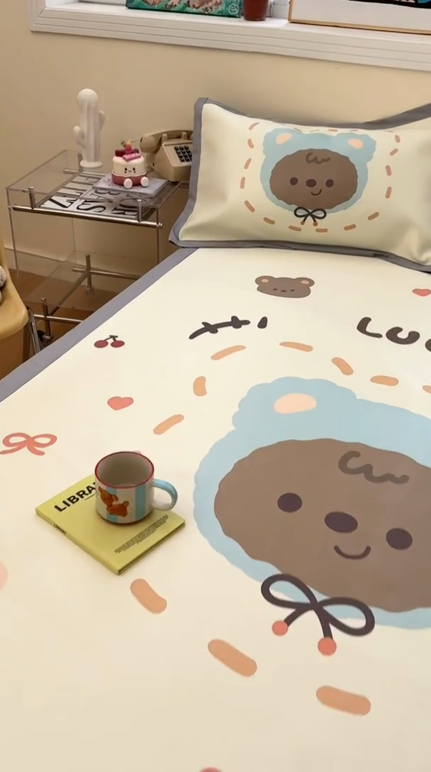 91家纺网 家纺一手货源 找家纺 川悦生活 2025新款大版凉感冰丝席三件套 豆宝小熊