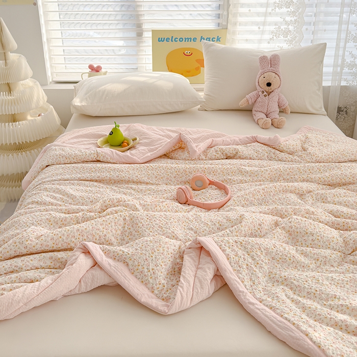 91家纺网 家纺一手货源 找家纺 2025新款A类印花泡泡纱大豆夏凉被被子被芯 花韵