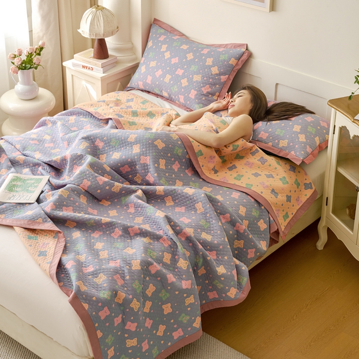 91家纺网 家纺一手货源 找家纺 棠薇家纺 2025新款全棉彩纱双层纱夏被三层纱多功能毛巾被纱布毯细纱床盖 糖豆熊