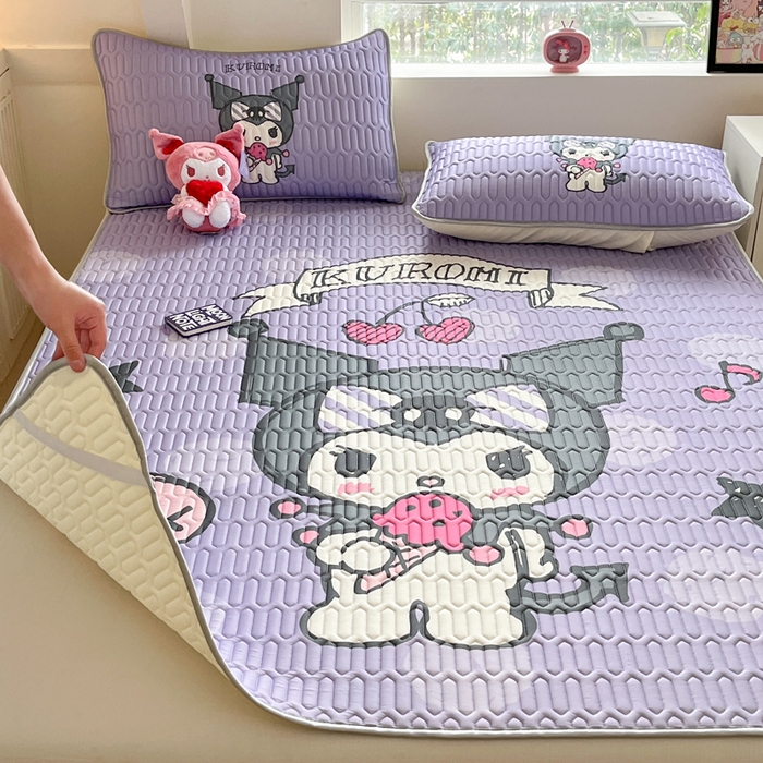 91家纺网 家纺一手货源 找家纺 金爱家 2025新款正版三丽鸥凉感乳胶凉席 贪吃库洛米