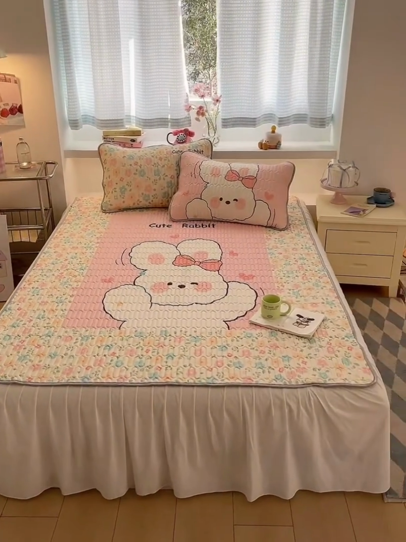 91家纺网 家纺一手货源 找家纺 川悦生活 2025新款大阪凉感丝凉席 花田奶兔