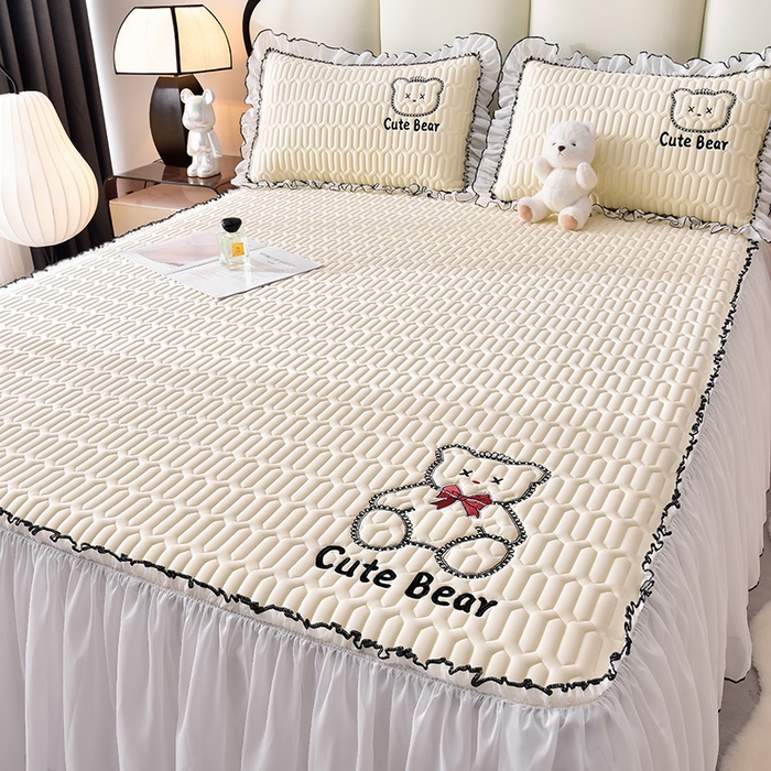 91家纺网 家纺一手货源 找家纺 （总）炫拼家纺 2025新款coco熊床裙款乳胶凉席