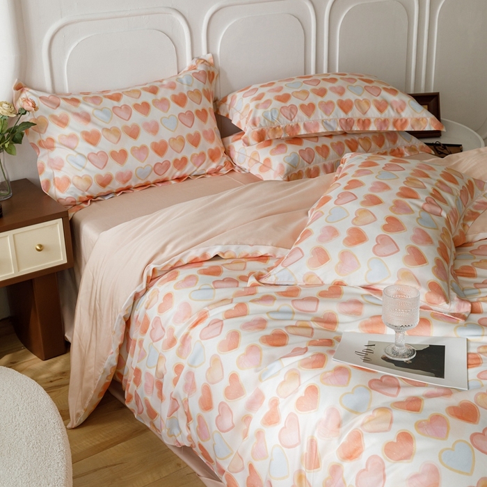 91家纺网 家纺一手货源 找家纺 金奇达2025新款【休闲午后】-轻氧水光莱赛尔四件套（标准号全网控价（折后券后）不低于258） 粉雾爱心