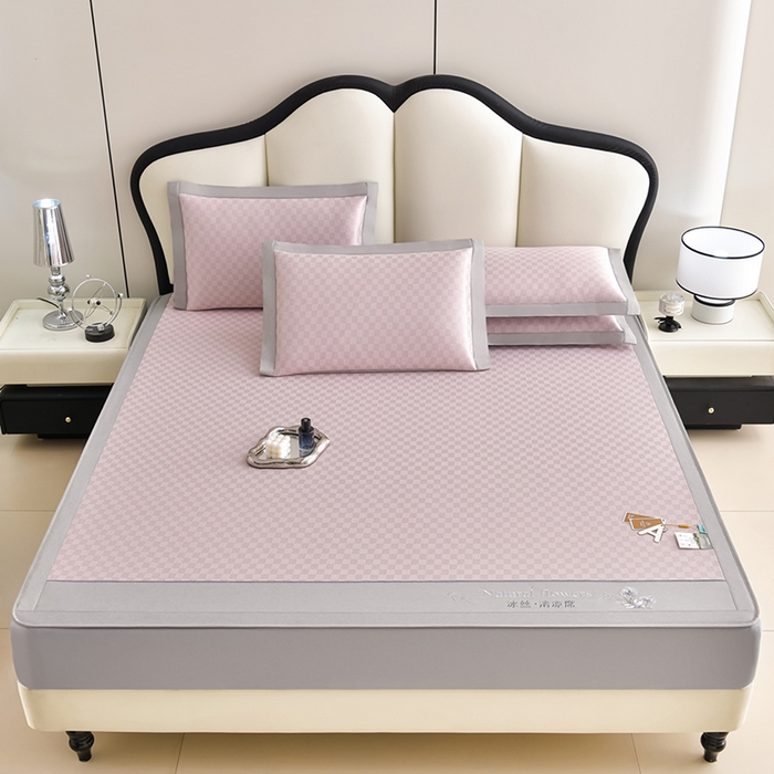 91家纺网 家纺一手货源 找家纺 小牛席业 2025新款棋盘格-冰丝清凉席系列（床笠款）凉席藤席冰藤席冰丝席竹席空调席草席乳胶席豆豆席三件套 粉色