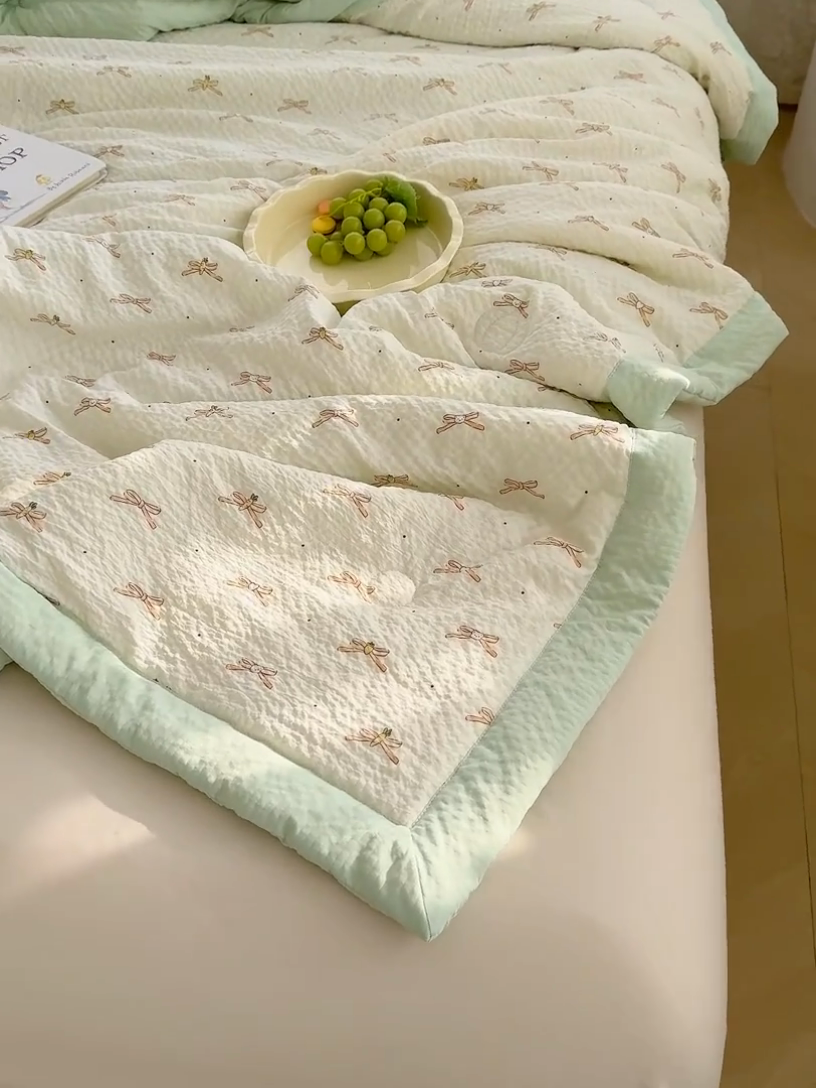 91家纺网 家纺一手货源 找家纺 2025新款A类印花泡泡纱大豆夏凉被被子被芯 蝴蝶结