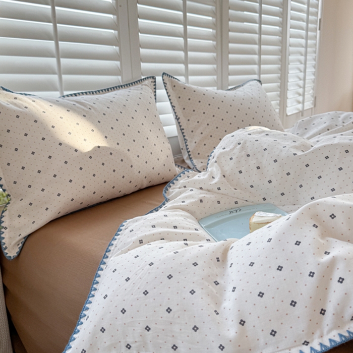 91家纺网 家纺一手货源 找家纺 金丝鸟家纺 2025新款全棉双层纱贝壳边四件套花卉系列 四叶纹