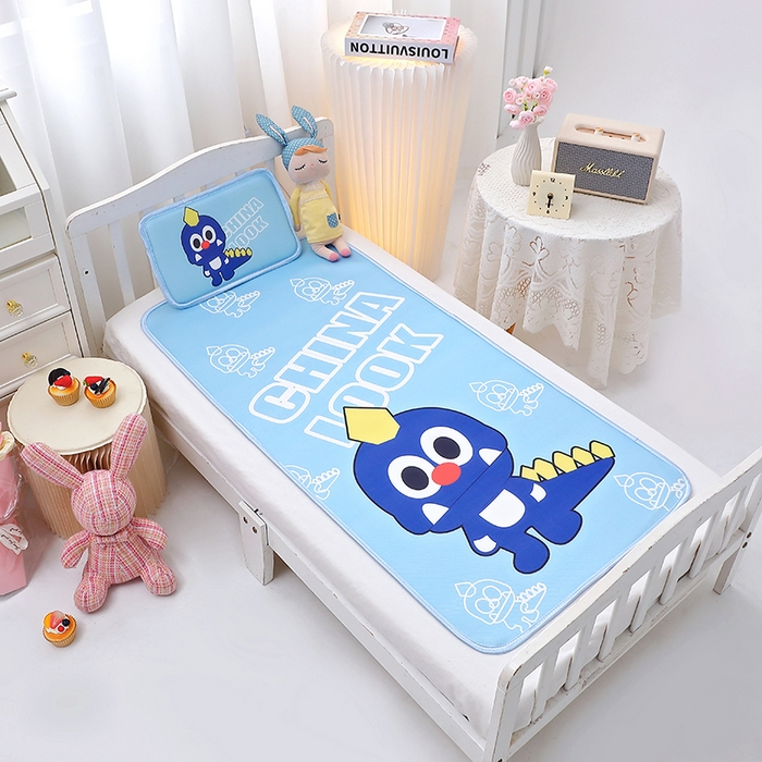 91家纺网 家纺一手货源 找家纺 八零年代 2025新品云柔牛奶丝儿童凉席套件恐龙王子