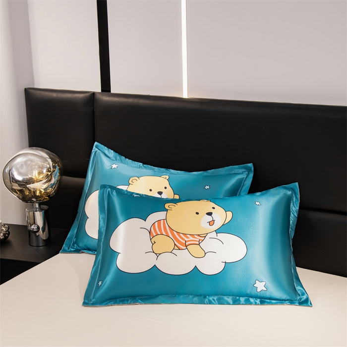 91家纺网 家纺一手货源 找家纺 梦舒羽 2025新款可水洗冰丝卡通枕套宿舍48x74cm单人凉爽枕头套 云端小熊