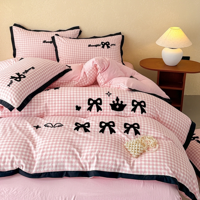 91家纺网 家纺一手货源 找家纺 米可2025新款水洗棉绣花花边款四件套 蝴蝶结-粉