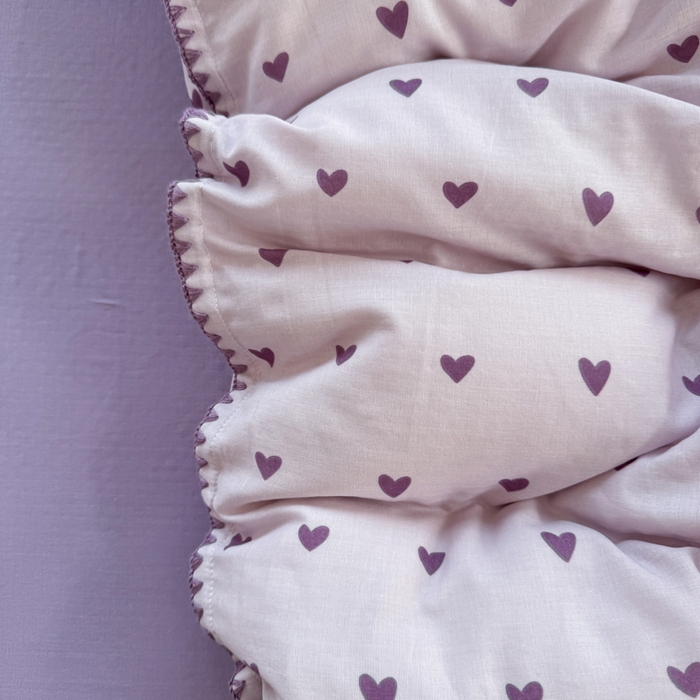 91家纺网 家纺一手货源 找家纺 金丝鸟家纺 2025新款全棉双层纱贝壳边四件套花卉系列 紫色心情