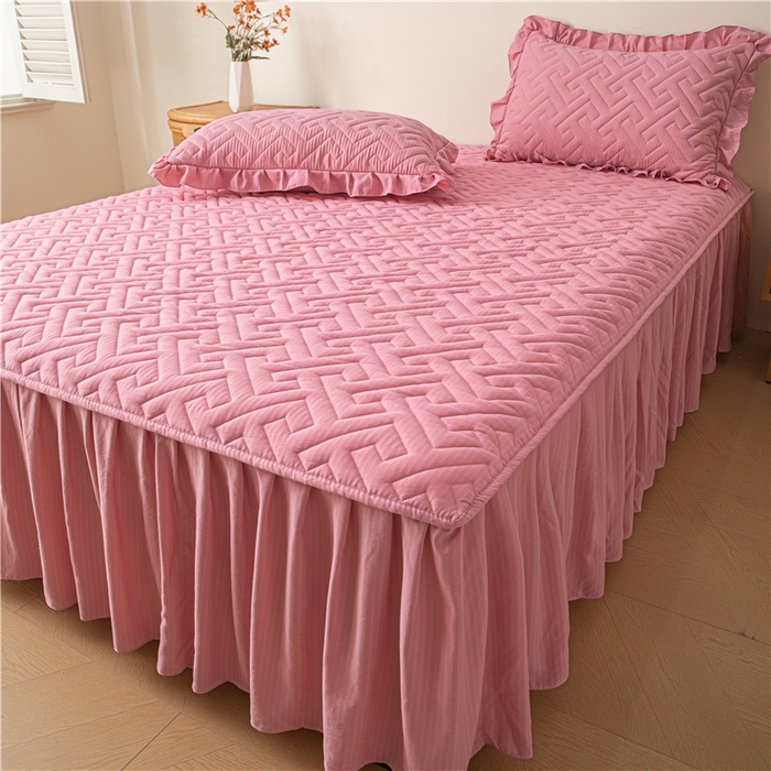 91家纺网 家纺一手货源 找家纺 屹成家纺 2025新款水洗泡泡棉床裙 藕豆沙