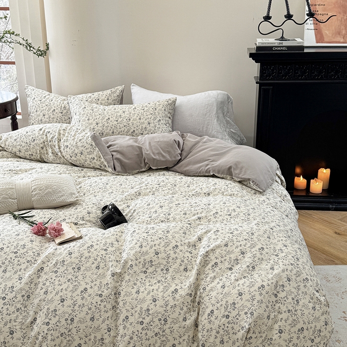 91家纺网 家纺一手货源 找家纺 2025新款全棉有氧双层纱四件套-碎花系列 秋月白