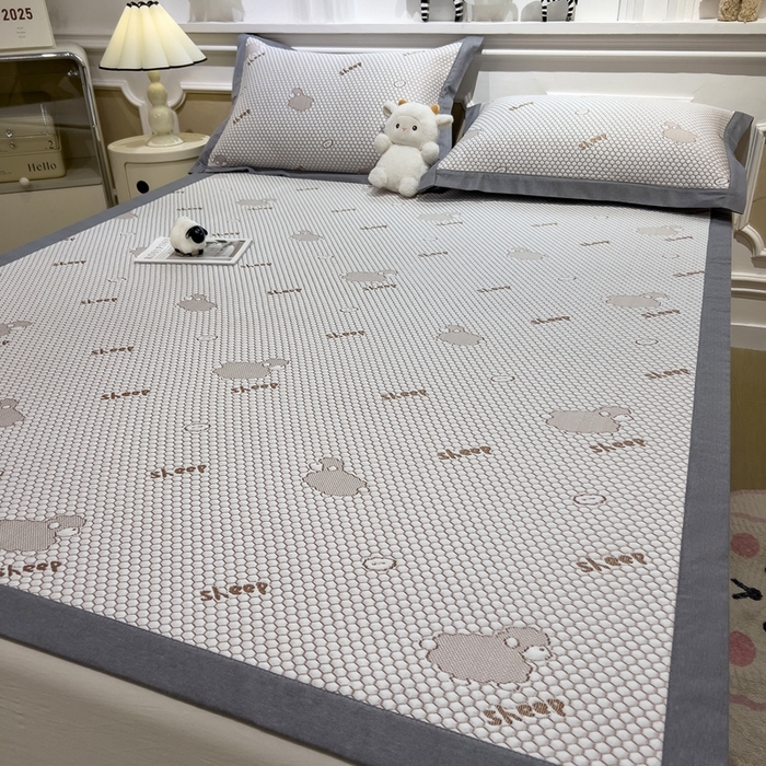 91家纺网 家纺一手货源 找家纺 卡初家居（原微来） 2025新款舒睡冰豆豆抱抱龙系列席子凉席 sheep sheep-咖（床席款）