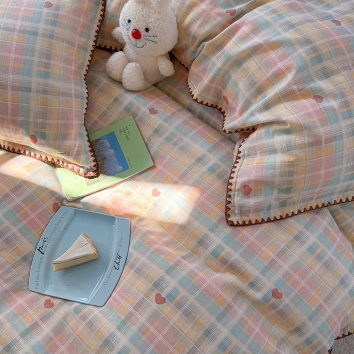 91家纺网 家纺一手货源 找家纺 金丝鸟家纺 2025新款全棉双层纱贝壳边四件套格子系列 七彩方格