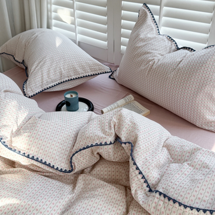 91家纺网 家纺一手货源 找家纺 金丝鸟家纺 2025新款全棉双层纱贝壳边四件套花卉系列 小花