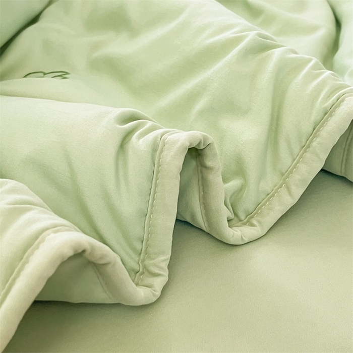 91家纺网 家纺一手货源 找家纺 盛秋家纺 2026新款A类水洗棉刺绣夏被 灰绿花朵