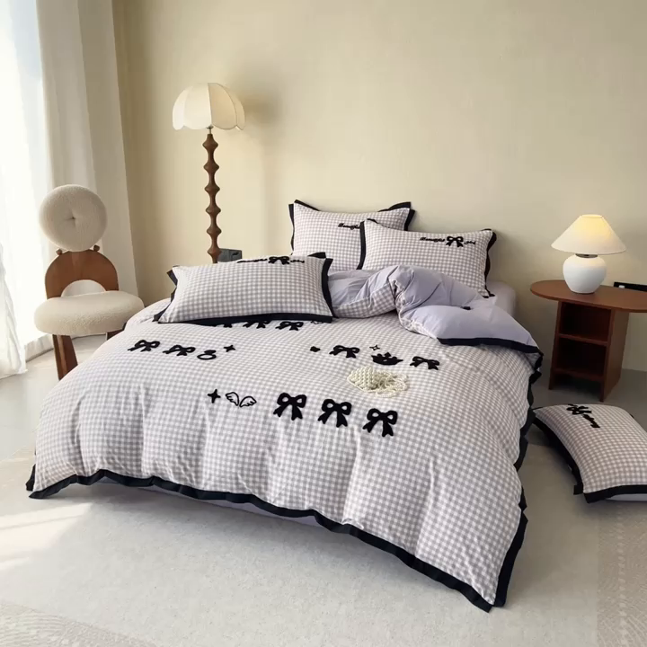 91家纺网 家纺一手货源 找家纺 米可2025新款水洗棉绣花花边款四件套 蝴蝶结-紫