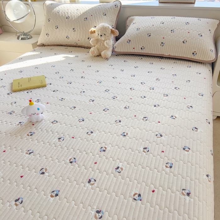 91家纺网 家纺一手货源 找家纺 慕木家纺 2025新款A类高克重四季款针织棉双层纱多功能床盖可铺可盖 开心小狗