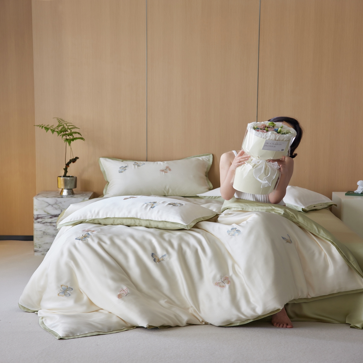 91家纺网 家纺一手货源 找家纺 风向标家纺  2025新款奥地利进口60s兰精天丝拼边款（风格一） 秘境-彩蝶