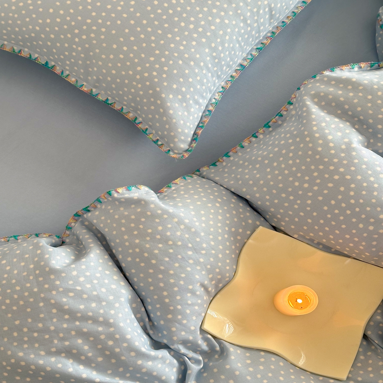 91家纺网 家纺一手货源 找家纺 2025新款工艺款全棉双层纱小清新贝壳边四件套 觅夏