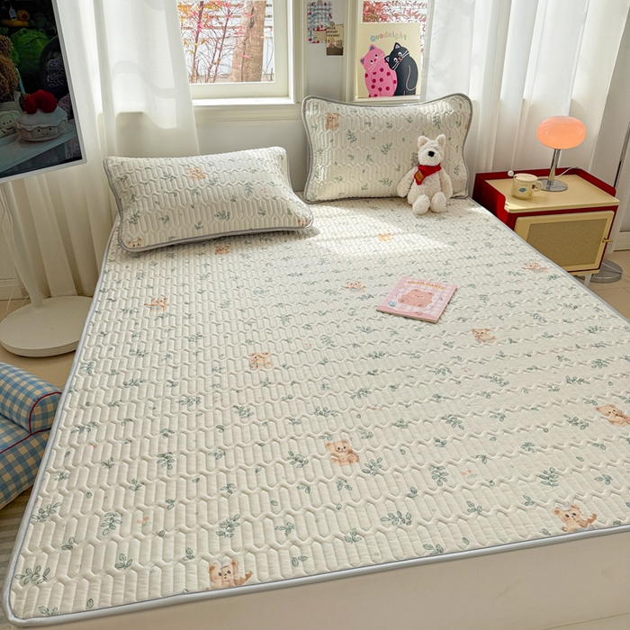 91家纺网 家纺一手货源 找家纺 慕尚家纺 2025新款小清新凉感丝乳胶席 邻家小熊