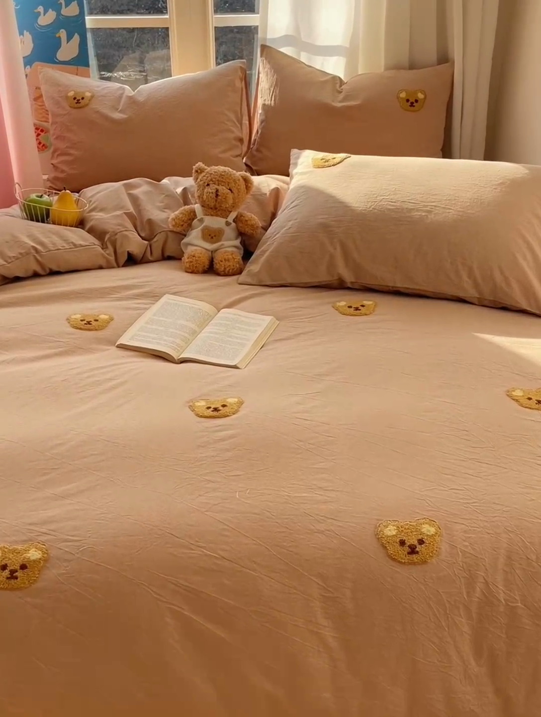 91家纺网 家纺一手货源 找家纺 慕尚家纺 2025新款春夏新款色织水洗棉毛巾绣四件套 嘟嘟熊 咖