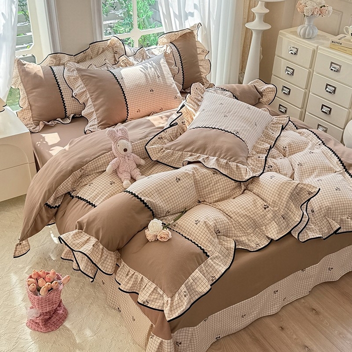 91家纺网 家纺一手货源 找家纺 大麦家纺 2025新款韩式花边亲肤棉四件套 格子樱桃