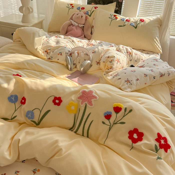 91家纺网 家纺一手货源 找家纺 子钦家纺 2025新款云朵棉毛巾绣床单床笠四件套宿舍儿童-繁花似锦 奶白