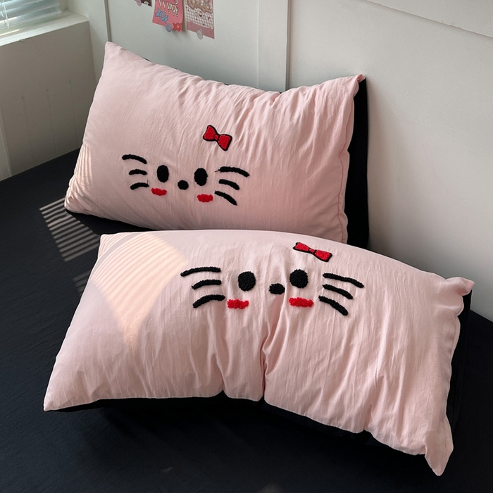 91家纺网 家纺一手货源 找家纺 优色良品家纺 2025新款110克超柔水洗棉卡通毛巾绣四件套 蝴蝶猫咪-粉黑