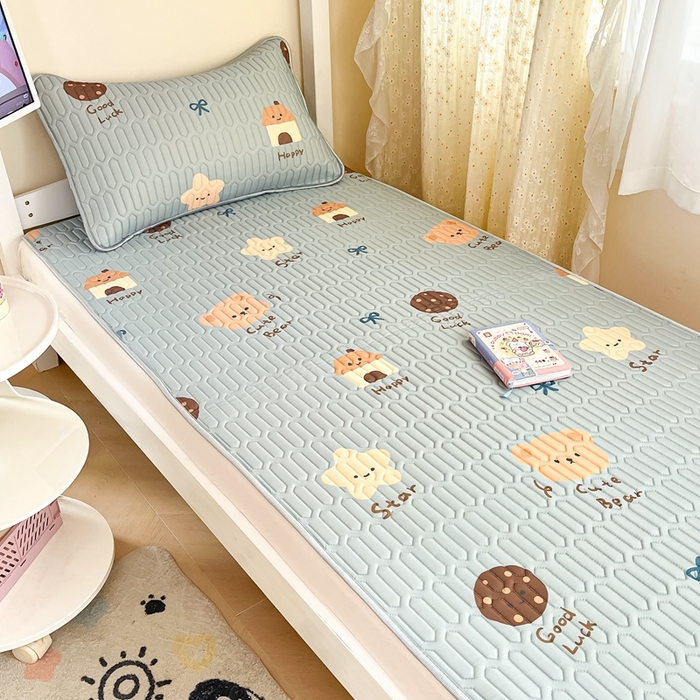 91家纺网 家纺一手货源 找家纺 川悦生活 2025新款小阪凉感丝印花凉席-学生床 好物日志-奶蓝