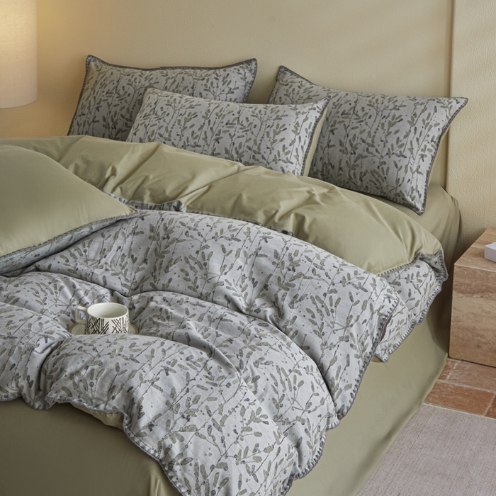 91家纺网 家纺一手货源 找家纺 2025新款亲肤全棉三层纱提花四件套 叶语-兰苕