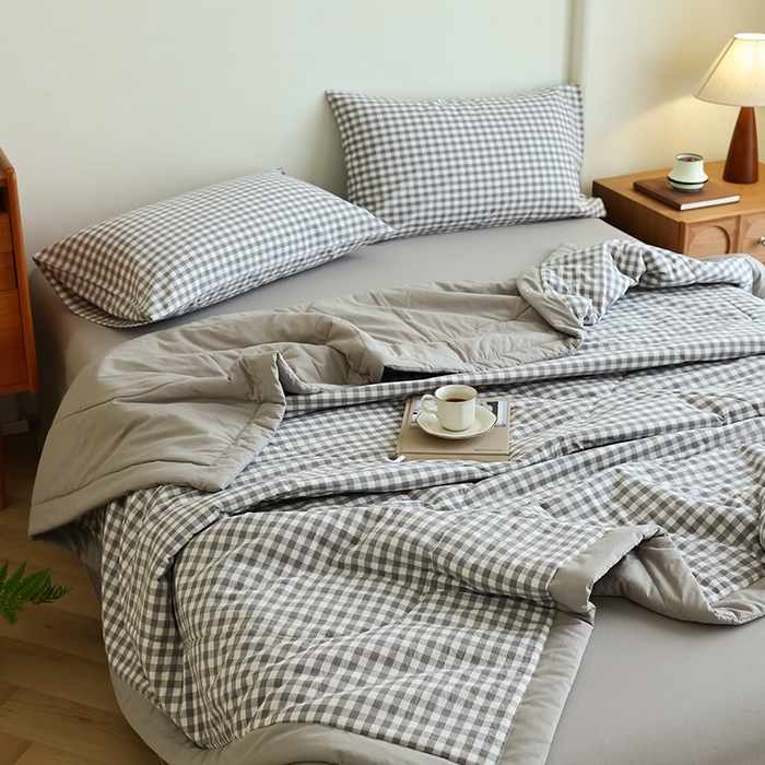 91家纺网 家纺一手货源 找家纺 雯雨家纺 2025新款A类无印风里外全棉纯棉水洗棉新疆棉花夏被夏凉被空调被 灰小格