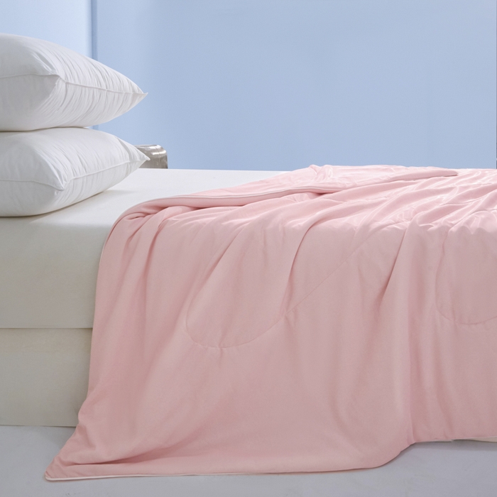 91家纺网 家纺一手货源 找家纺 库里梦家纺 2025新款A类母婴级礼盒装深海水藻凉感被夏被 桃花粉