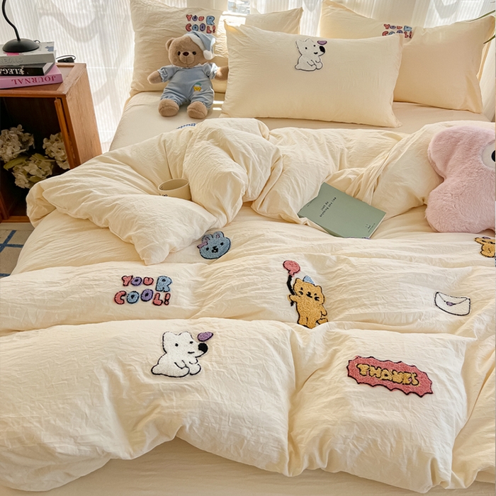 91家纺网 家纺一手货源 找家纺 韩巢家纺 2025新款超柔水洗棉毛巾绣四件套 动物乐园-奶黄