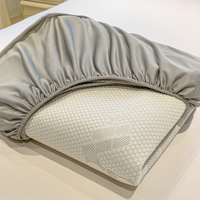 91家纺网 家纺一手货源 找家纺 富馨莱 2025新款A类480克PE凉感凉豆豆凉席三件套和单件床笠款 熊猫嘟嘟-灰