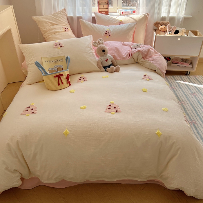 91家纺网 家纺一手货源 找家纺 慕尚家纺 2025新款春夏新款色织水洗棉毛巾绣四件套 圣诞树 粉