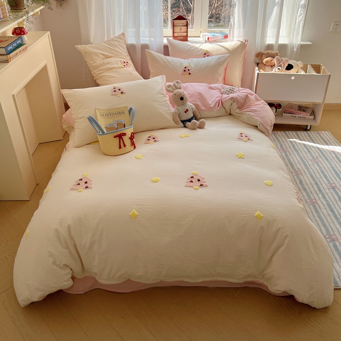 91家纺网 家纺一手货源 找家纺 慕尚家纺 2025新款春夏新款色织水洗棉毛巾绣四件套 圣诞树 粉