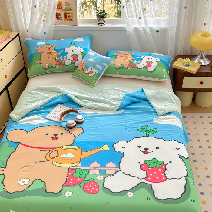 91家纺网 家纺一手货源 找家纺 ds生活馆 2025新款A类大版卡通凉感丝夏被 草莓小狗