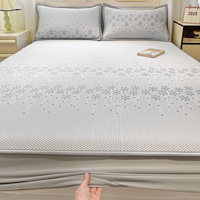 91家纺网 家纺一手货源 找家纺 富馨莱 2025新款A类480克PE凉感凉豆豆凉席三件套和单件床笠款 倾城