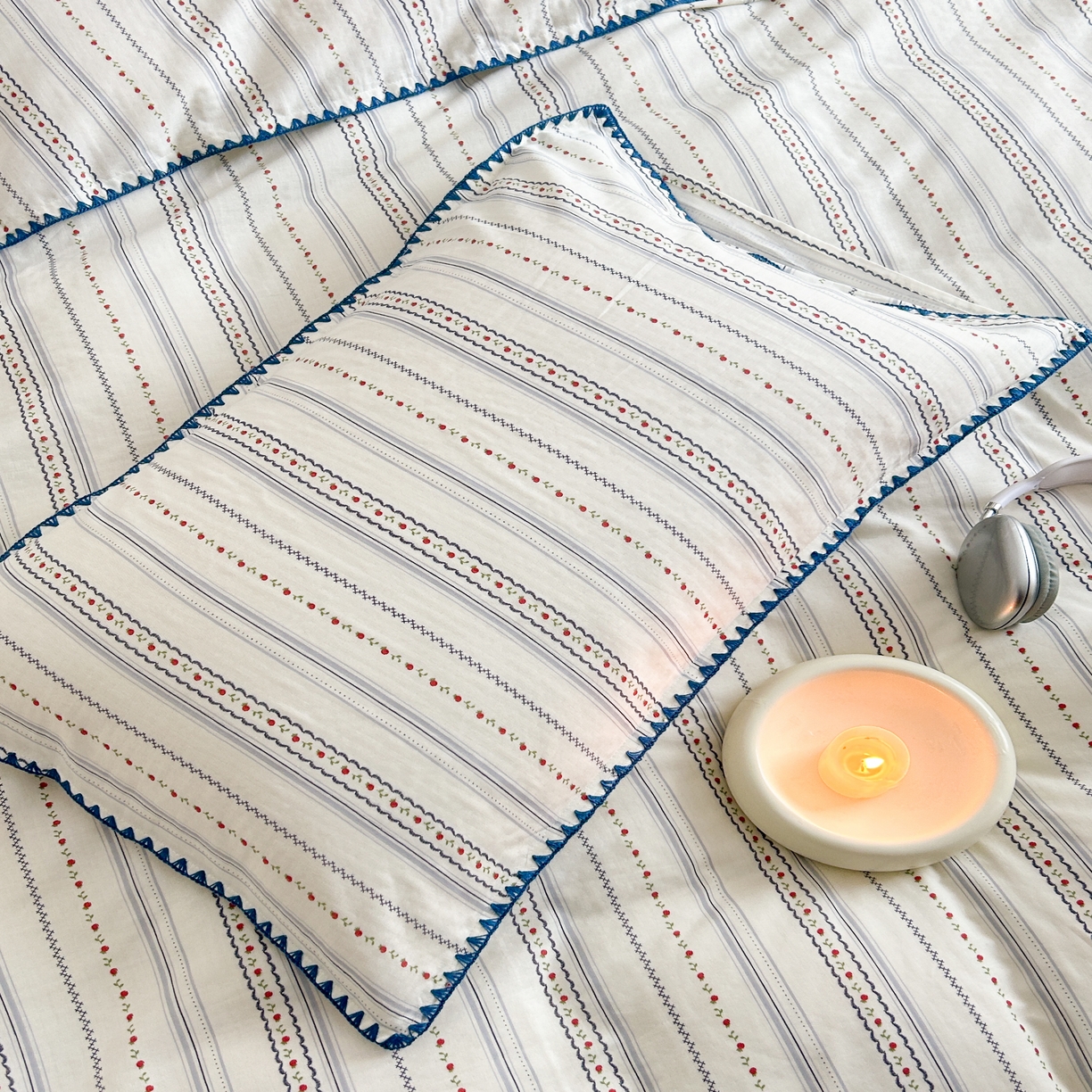 91家纺网 家纺一手货源 找家纺 2025新款工艺款全棉双层纱小清新贝壳边四件套 花韵