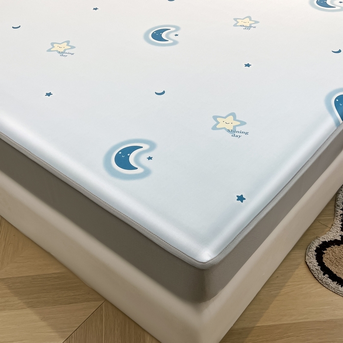 91家纺网 家纺一手货源 找家纺 2025春夏新款独家研发太空层凉感软席冰丝印花凉席床笠款 星辰