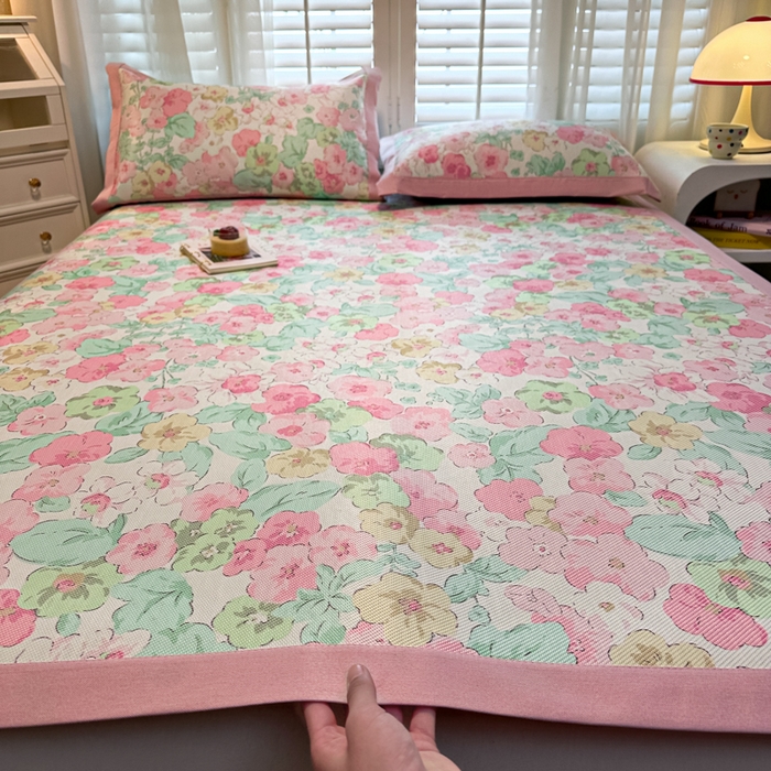 91家纺网 家纺一手货源 找家纺 席佬大 2025新款高克重卡通数码印花冰藤席床席床笠款 繁花-平铺款