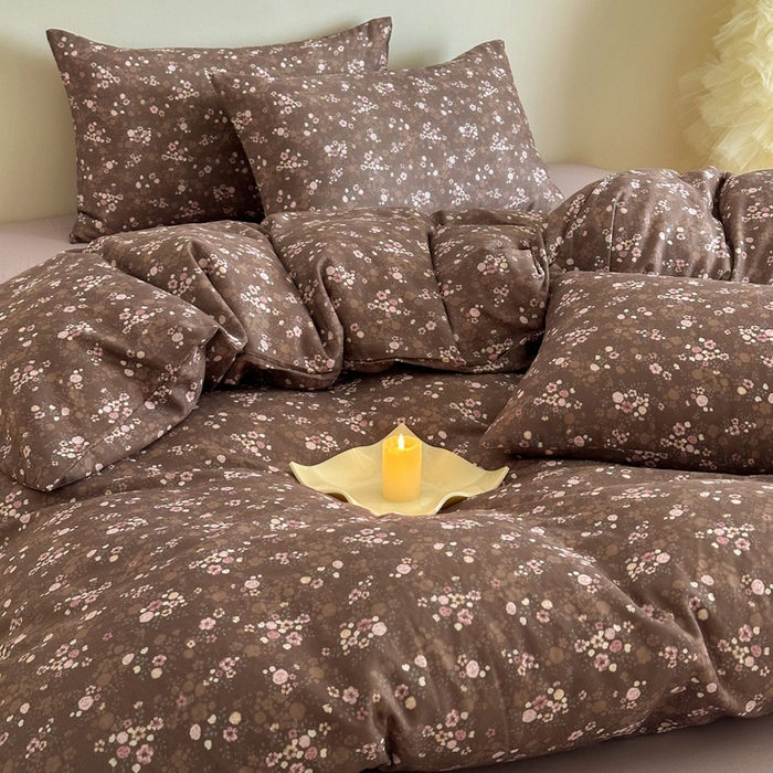 91家纺网 家纺一手货源 找家纺 塞纳 2026新款.全棉有氧双层纱四件套-场景一 花间梦-棕