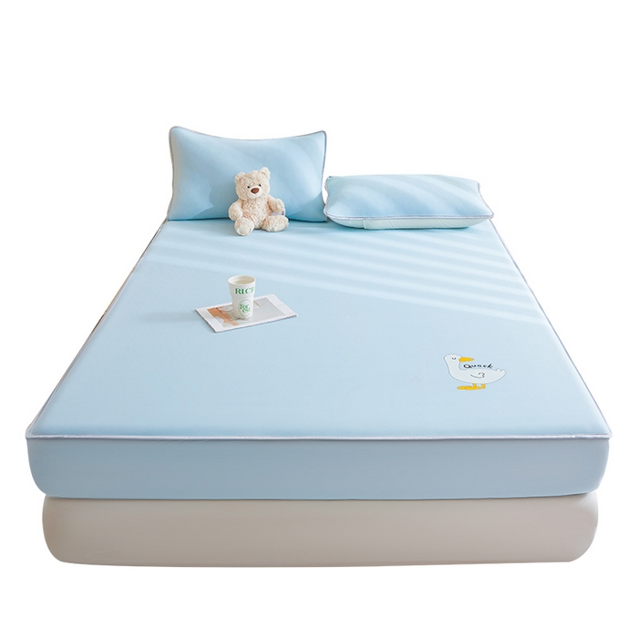 91家纺网 家纺一手货源 找家纺 2025春夏新款独家研发太空层凉感鸭冰丝烫画软凉席床笠款 凉感鸭-浅兰