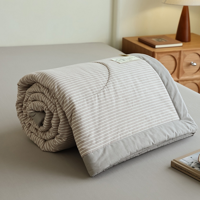 91家纺网 家纺一手货源 找家纺 雯雨家纺 2025新款A类无印风里外全棉纯棉水洗棉新疆棉花夏被夏凉被空调被 米细条