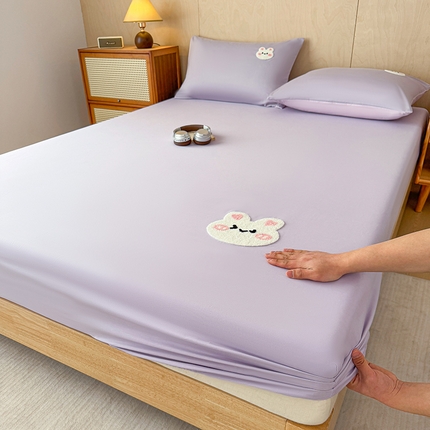 91家纺网 家纺一手货源 找家纺 澳梵家居 2025新款A类全棉毛巾绣床笠 兔兔-紫