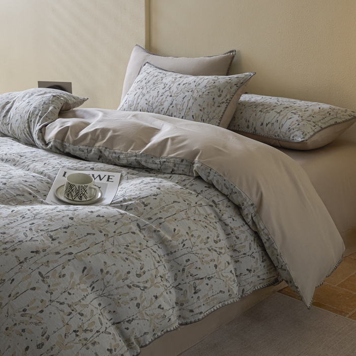 91家纺网 家纺一手货源 找家纺 2025新款亲肤全棉三层纱提花四件套 叶语-珠子褐